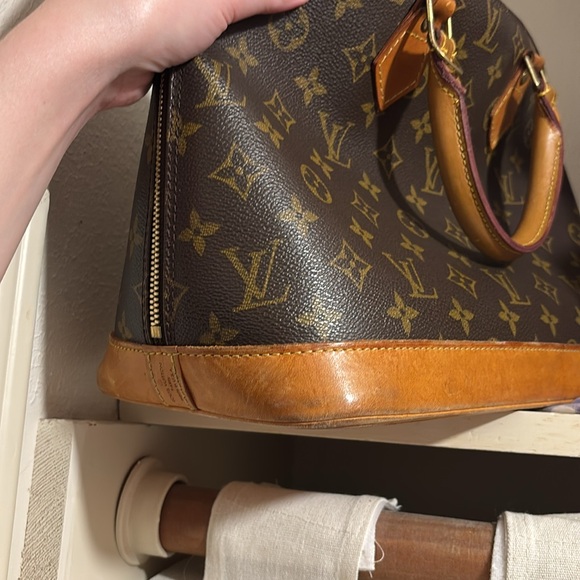 Louis Vuitton Alma PM - Picture 16 of 16